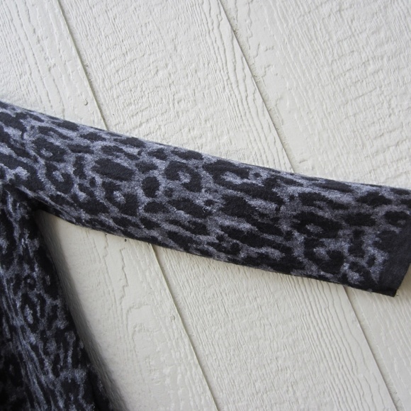 Womens Cardigan size S Wool Blend Long‎  Black/Grey Leopard 1 Button cozy  Italy - Picture 6 of 16